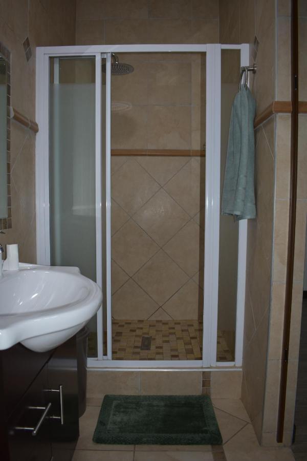 105 On Sarel Cilliers Apartamento *